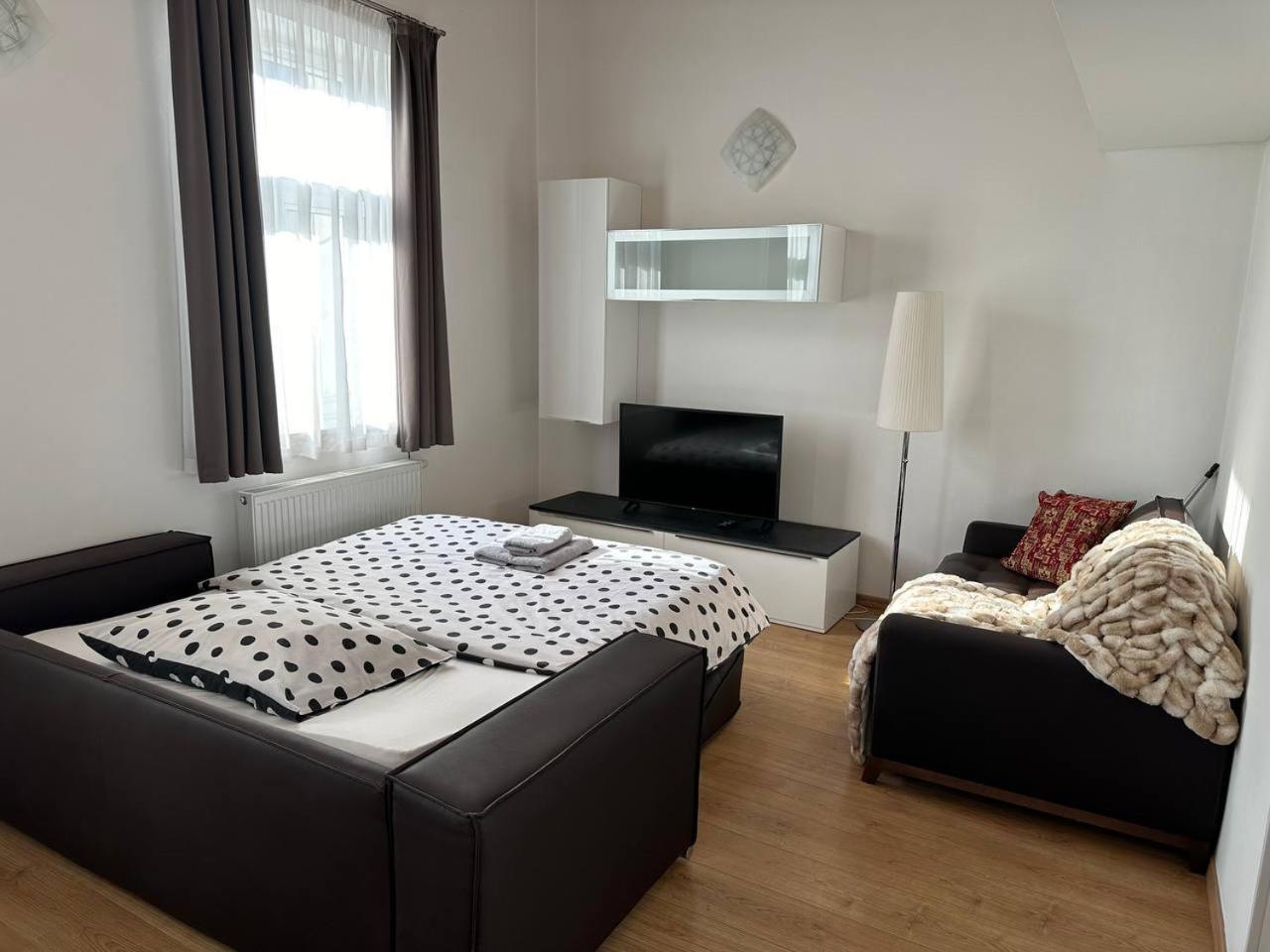Riverside Palace Appartement