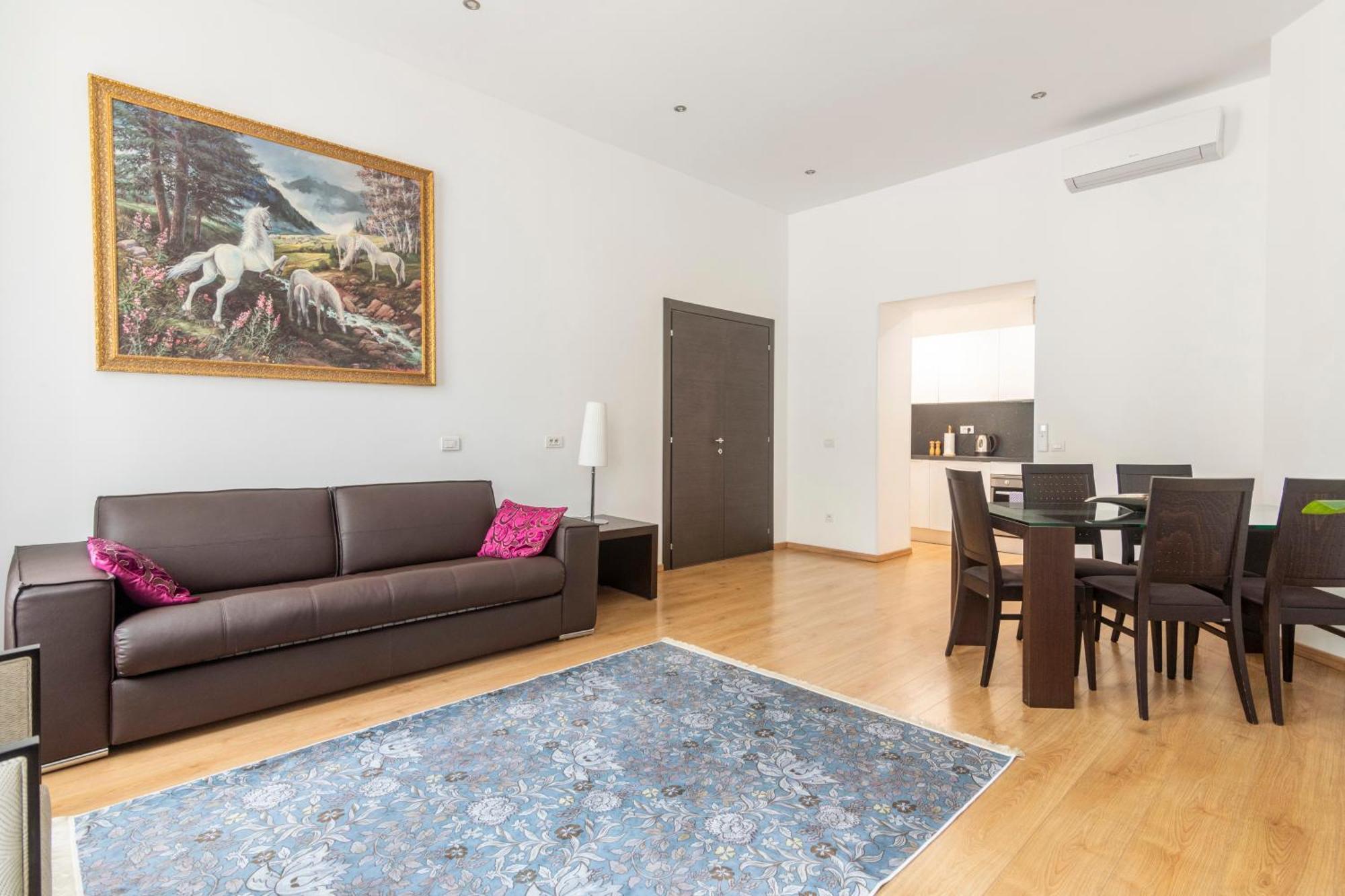 Riverside Palace Apartmán